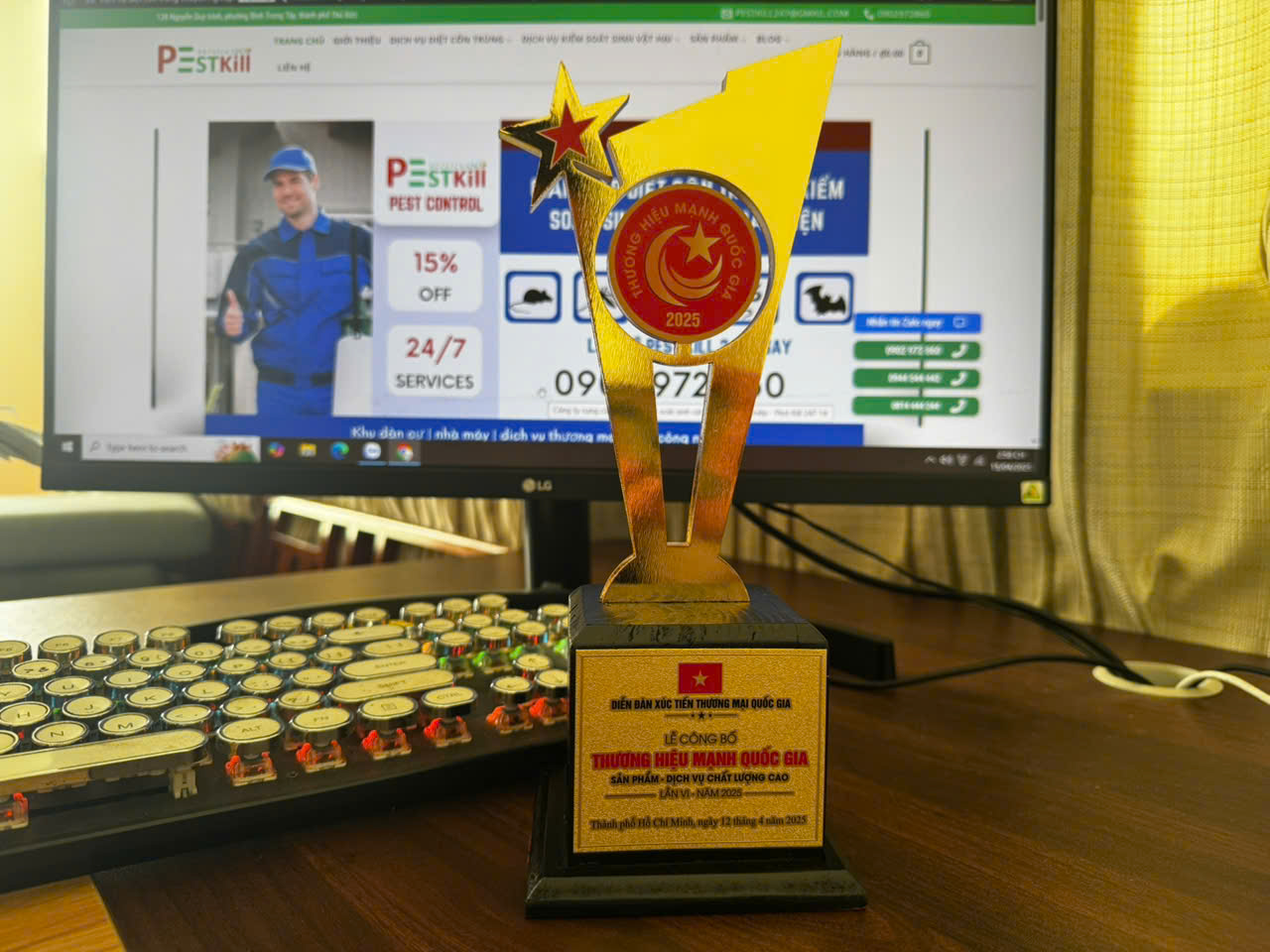 cúp thương hiệu mạnh