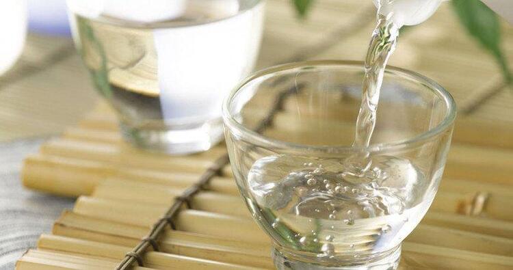 Giấm trắng có tác dụng đuổi kiến hôi hiệu quả